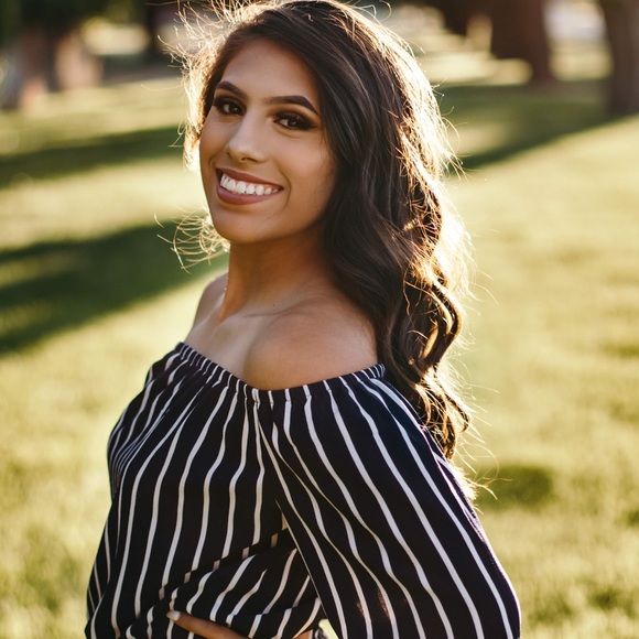 Meet your Posher, Abril - Picture 1 of 1